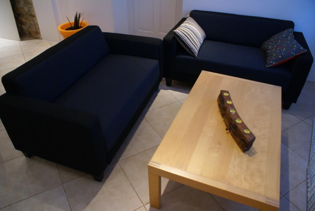 Auberge Gekko Ornaisons Værelse billede